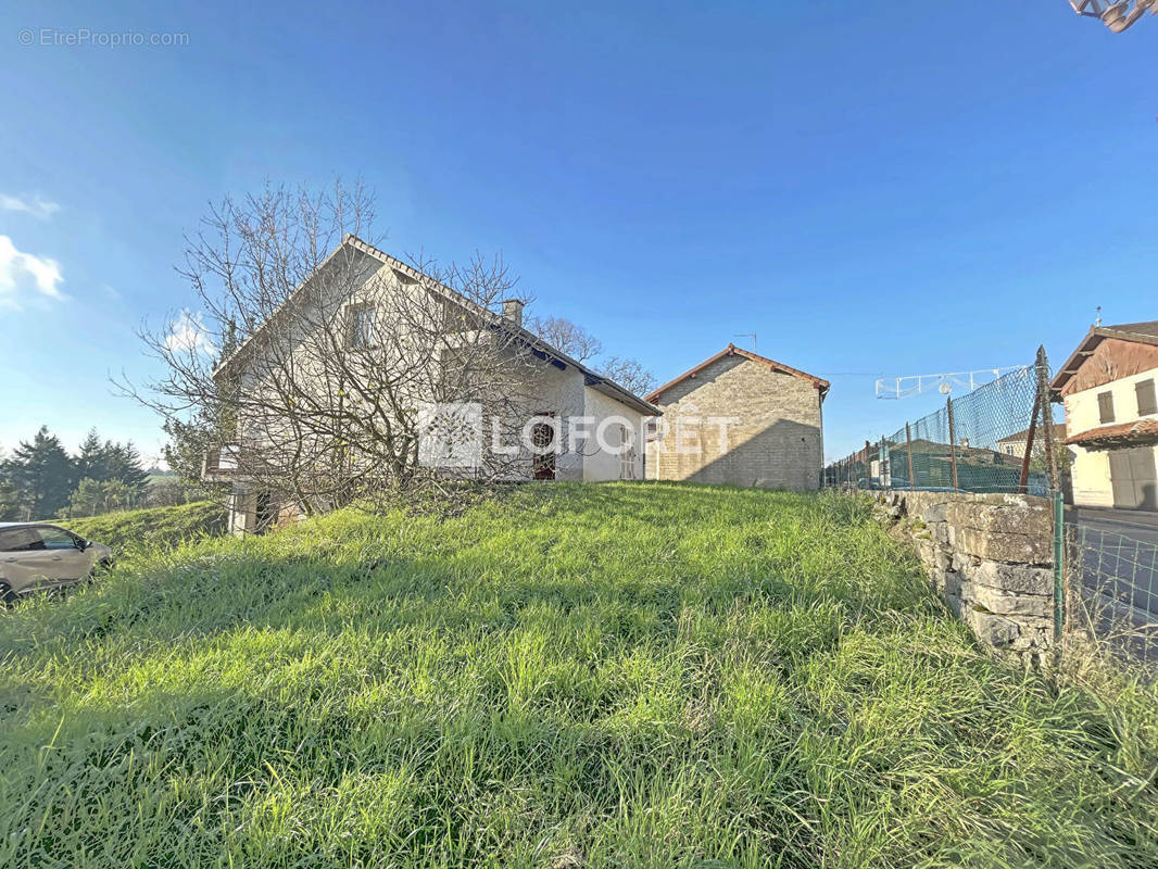 Maison à VARENNES-SAINT-SAUVEUR