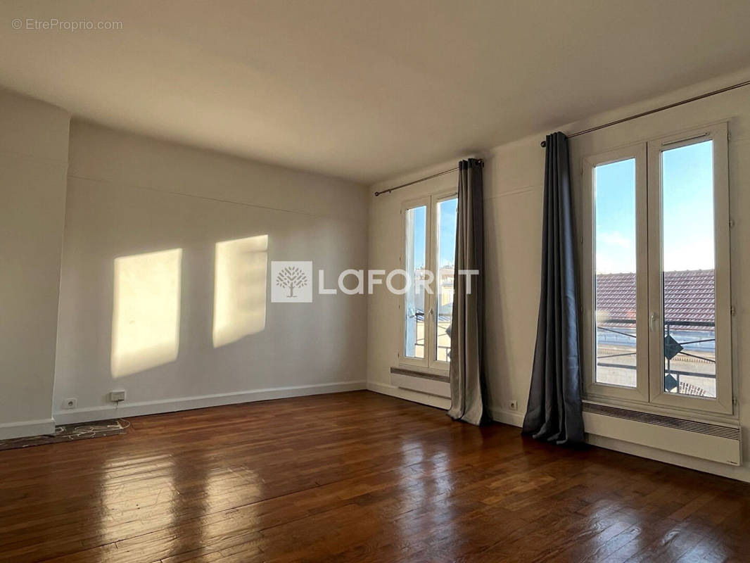 Appartement à PARIS-17E