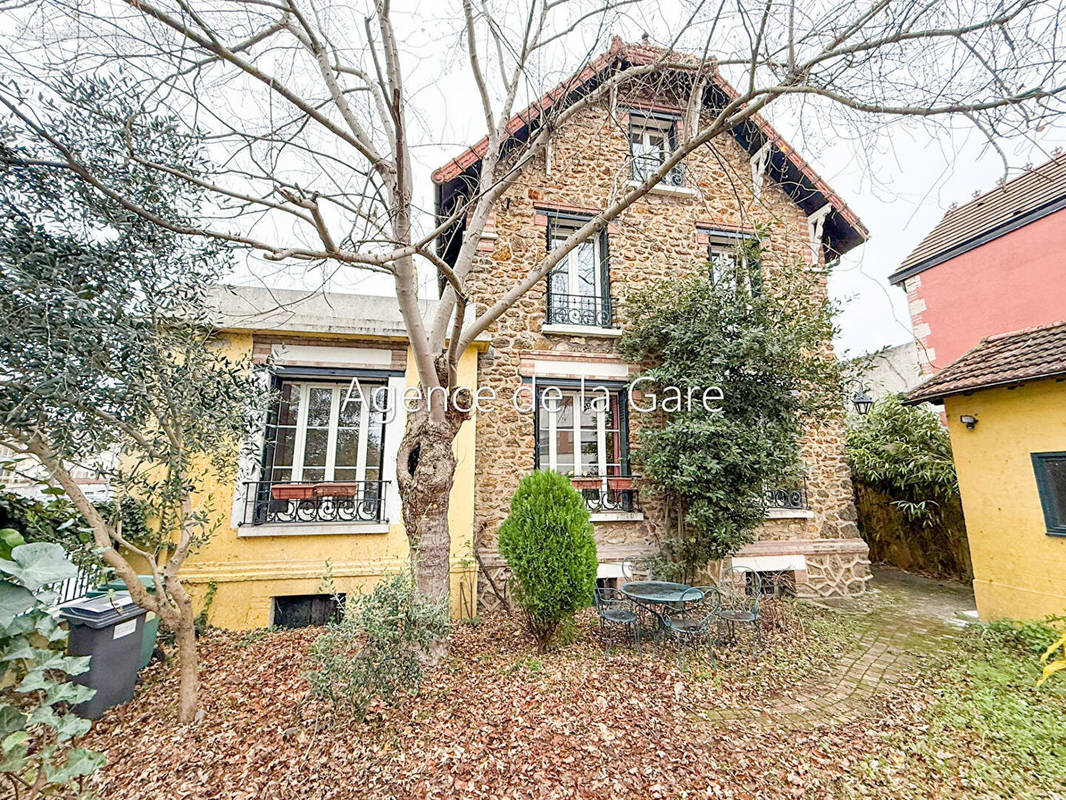 Maison à SARTROUVILLE