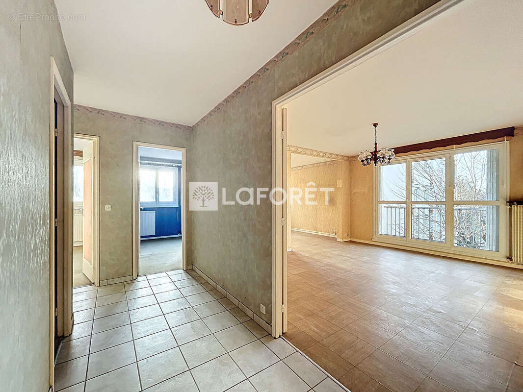 Appartement à VERNEUIL-SUR-SEINE