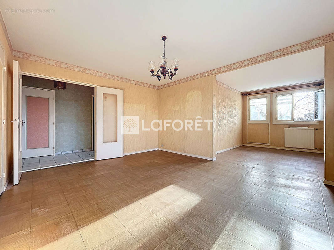 Appartement à VERNEUIL-SUR-SEINE