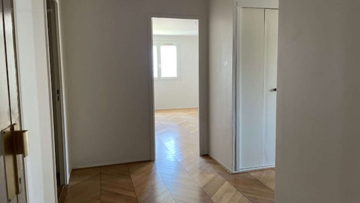 Appartement à PUTEAUX