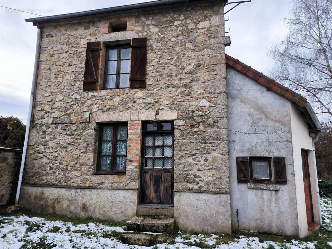 Maison à MONTSAUCHE-LES-SETTONS