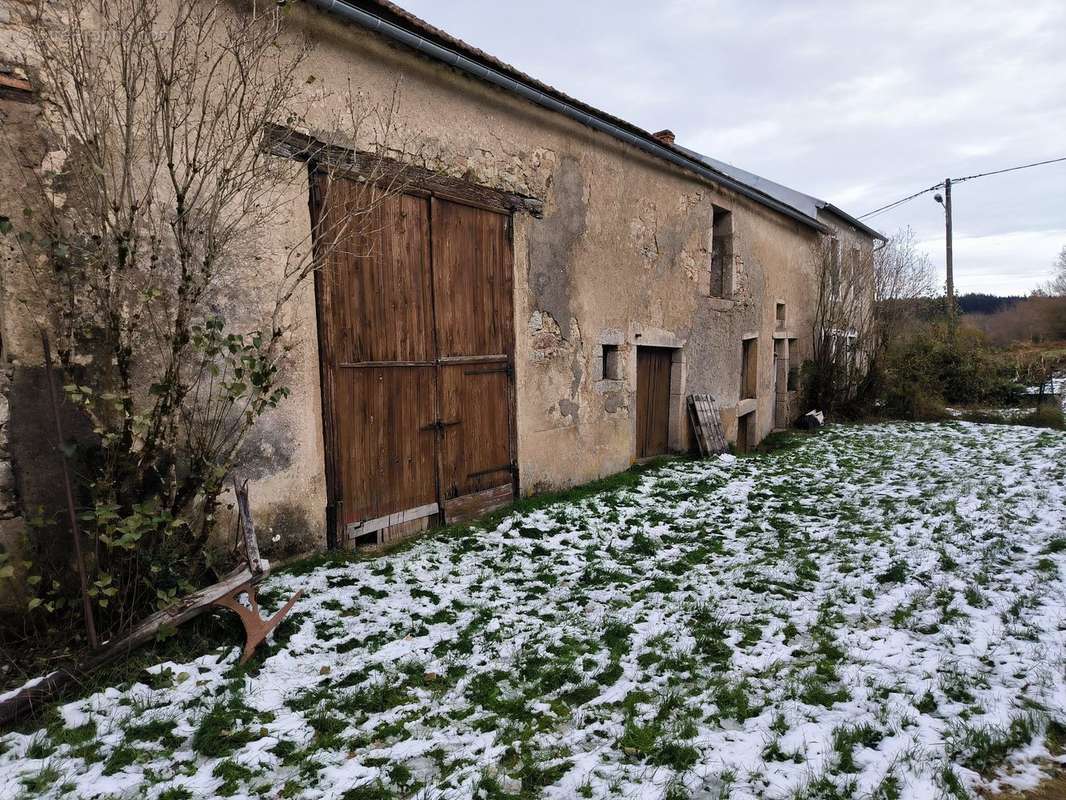 Maison à MONTSAUCHE-LES-SETTONS