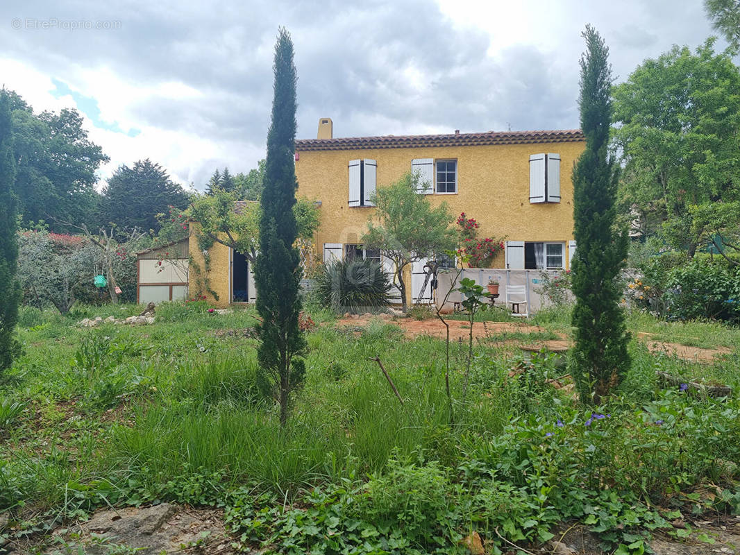 Maison à FLASSANS-SUR-ISSOLE