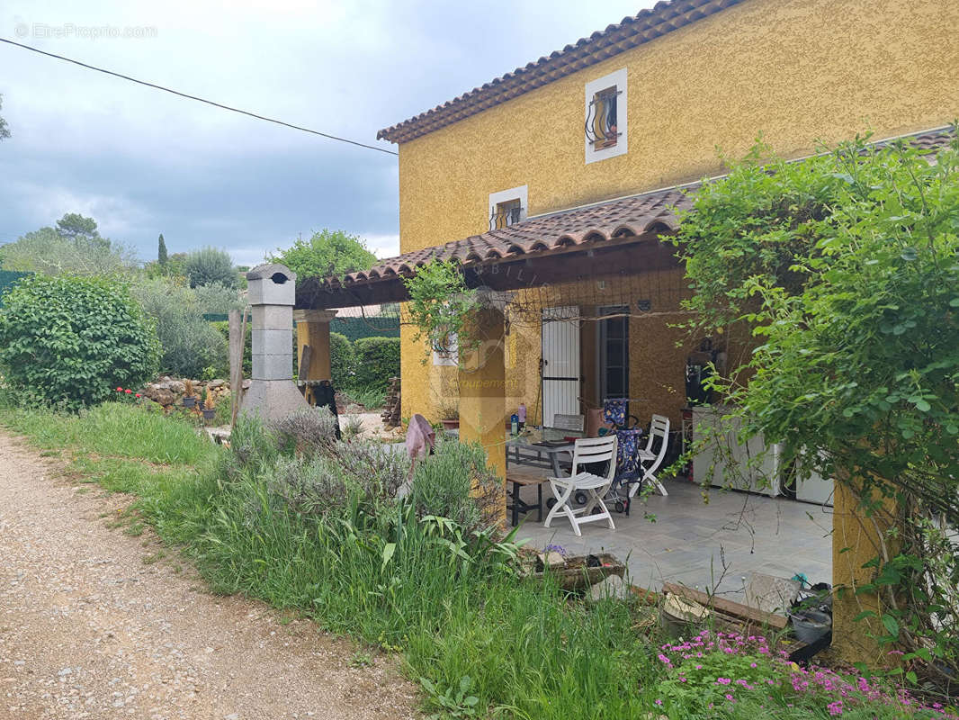 Maison à FLASSANS-SUR-ISSOLE