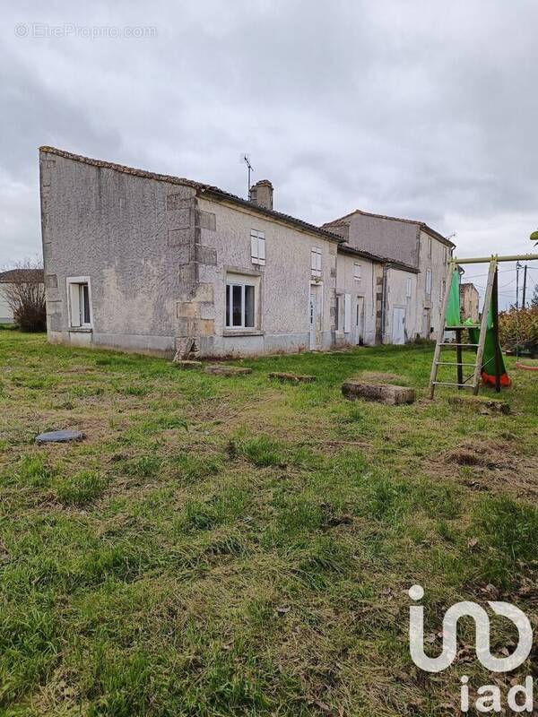 Photo 1 - Maison à SAINT-SULPICE-DE-COGNAC