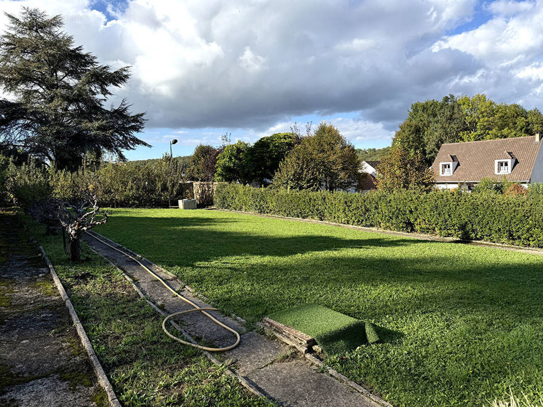 Terrain à DAMPIERRE-EN-YVELINES