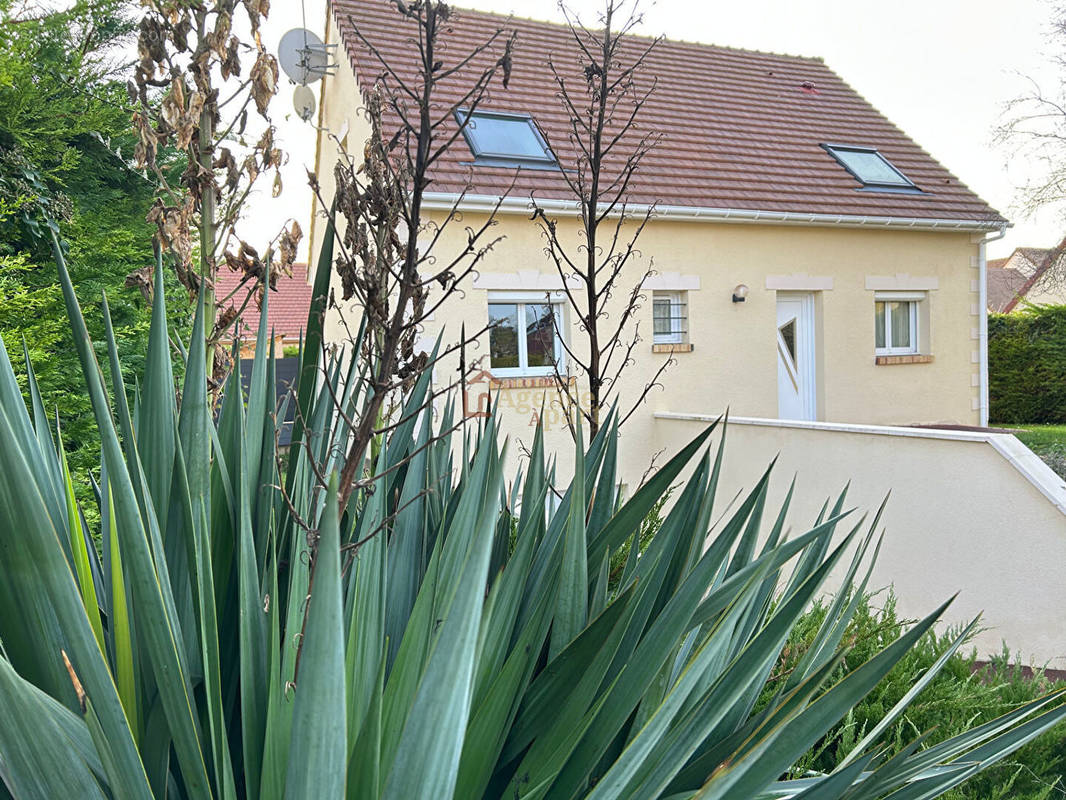 Maison à ARGENCES