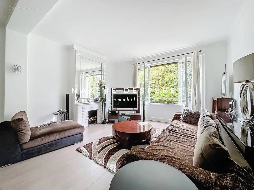 Appartement à NEUILLY-SUR-SEINE