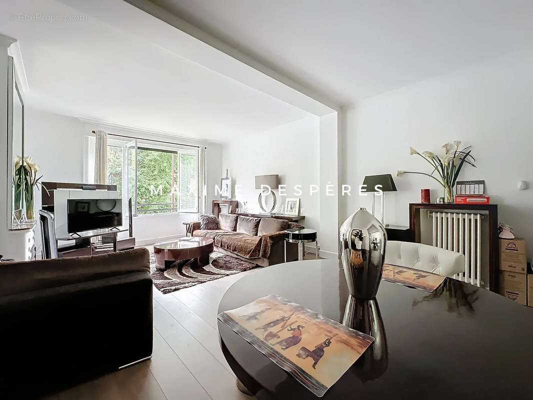 Appartement à NEUILLY-SUR-SEINE