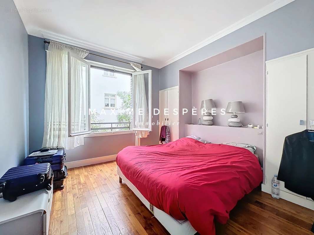 Appartement à NEUILLY-SUR-SEINE