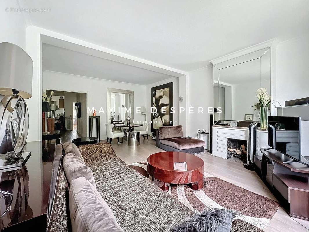 Appartement à NEUILLY-SUR-SEINE