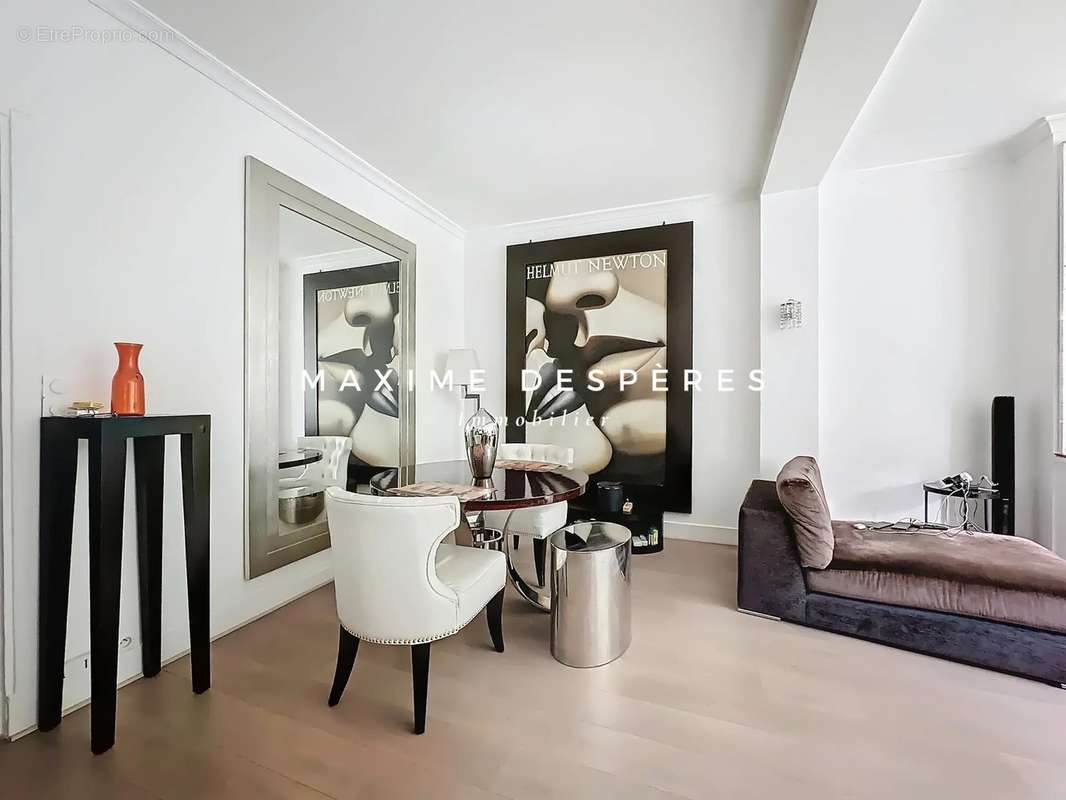 Appartement à NEUILLY-SUR-SEINE