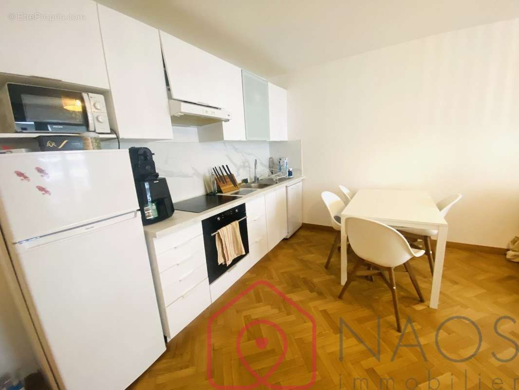 Appartement à COURBEVOIE