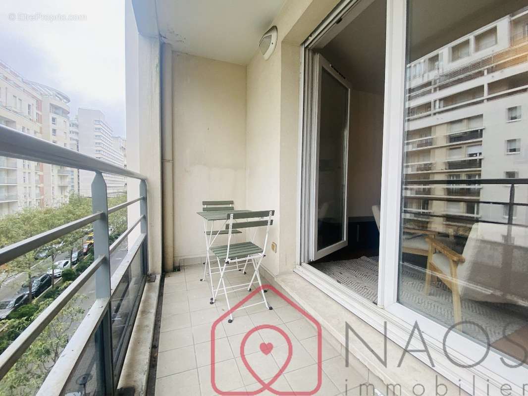 Appartement à COURBEVOIE