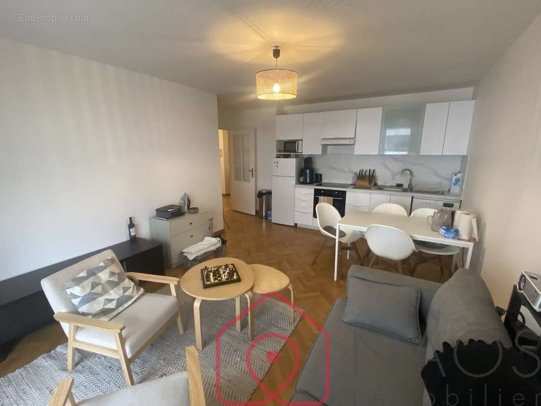 Appartement à COURBEVOIE