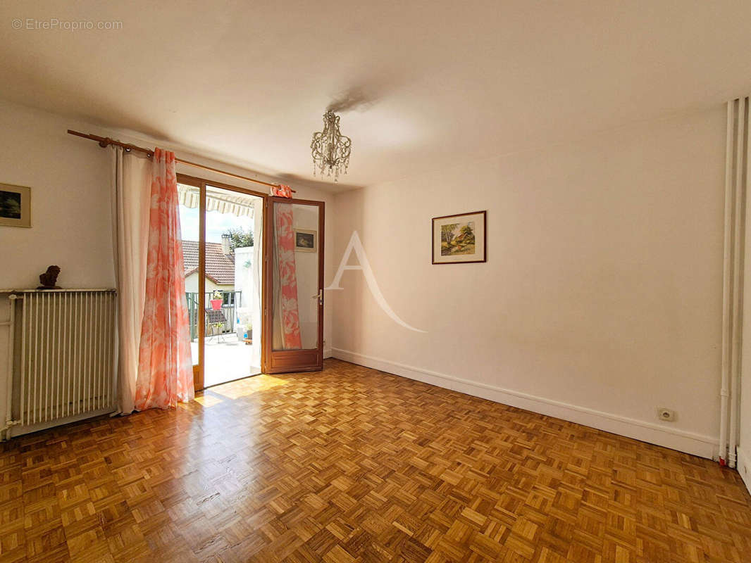 Appartement à NEUILLY-PLAISANCE