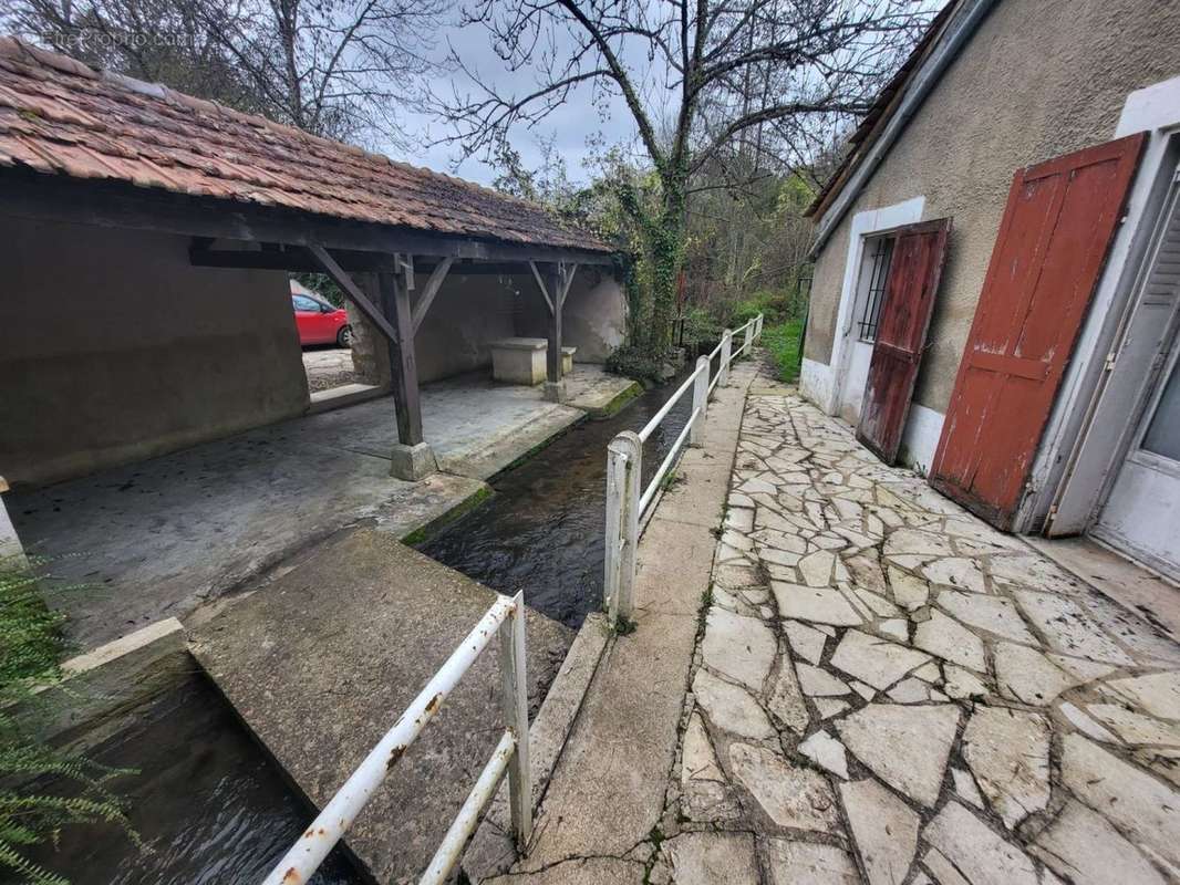 Maison à VERNOU-LA-CELLE-SUR-SEINE