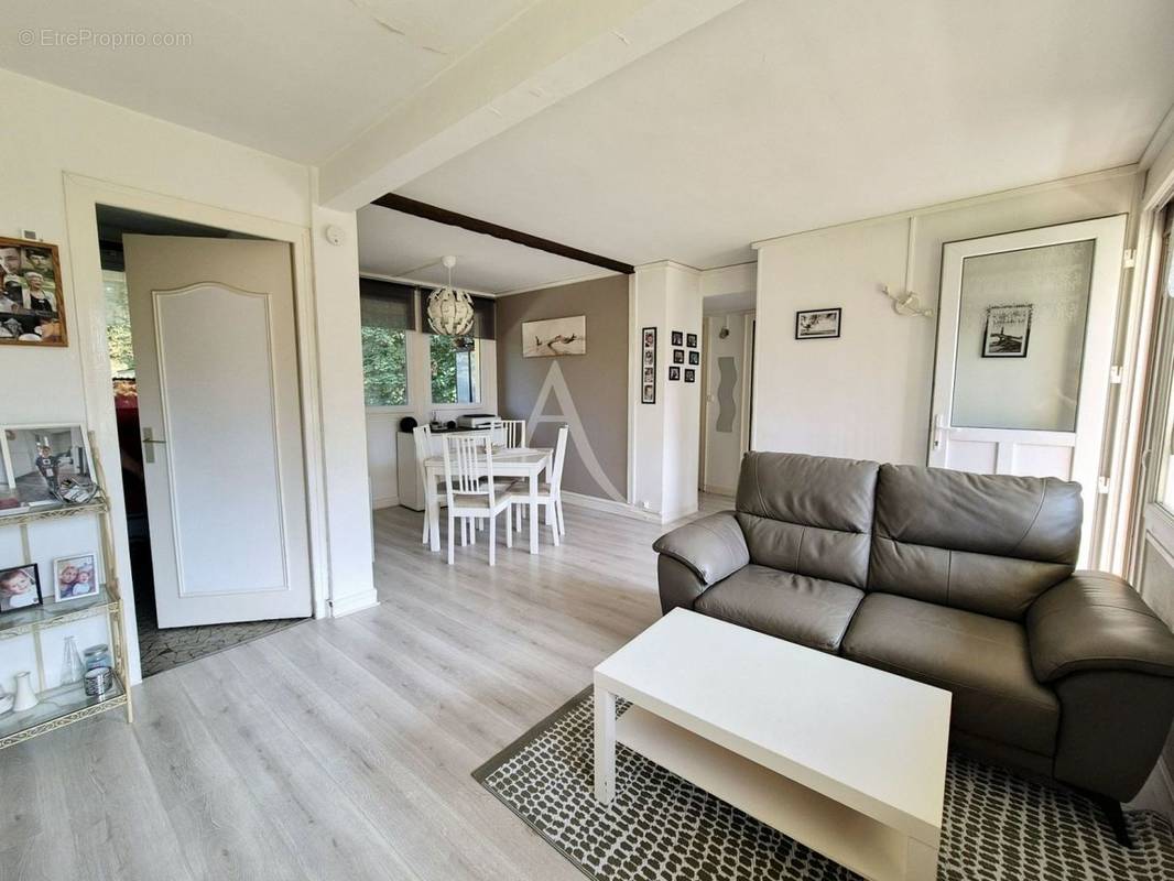 Appartement à CORBEIL-ESSONNES