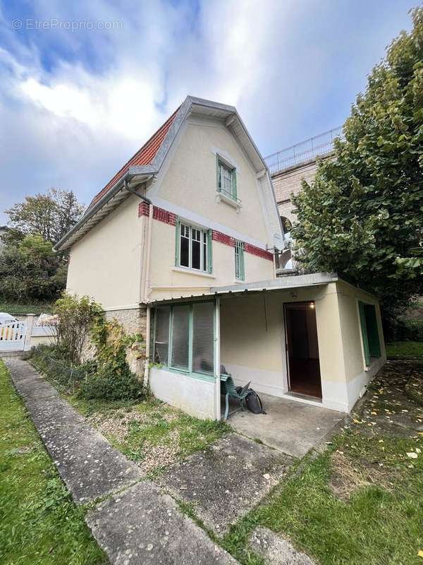 Maison à LA FRETTE-SUR-SEINE