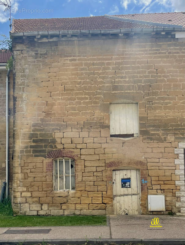 Maison à LES AYVELLES