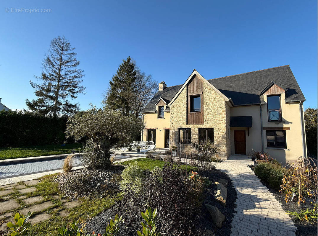 Maison à PLOUER-SUR-RANCE