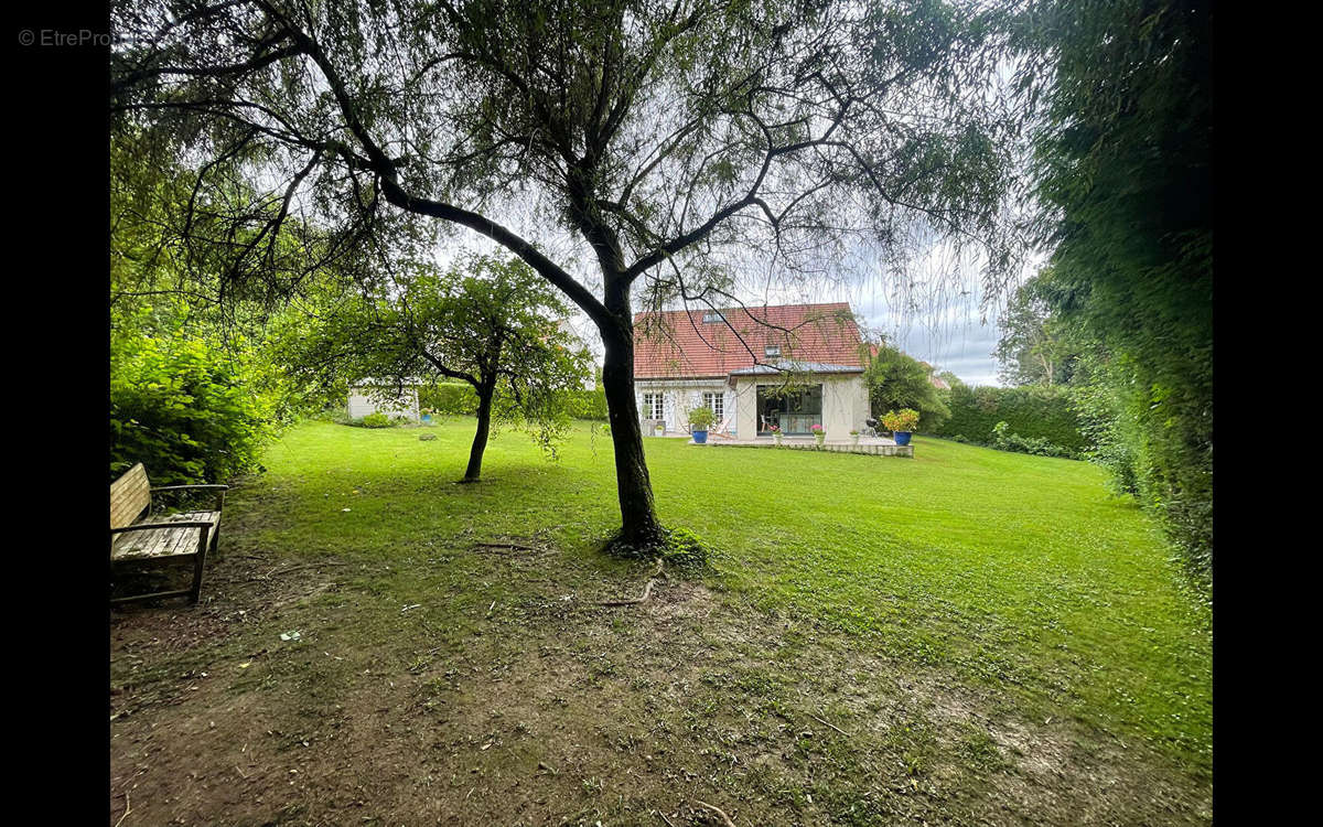 Maison à COUPVRAY