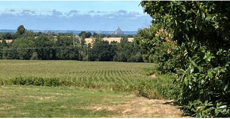 Terrain à PLEINE-FOUGERES