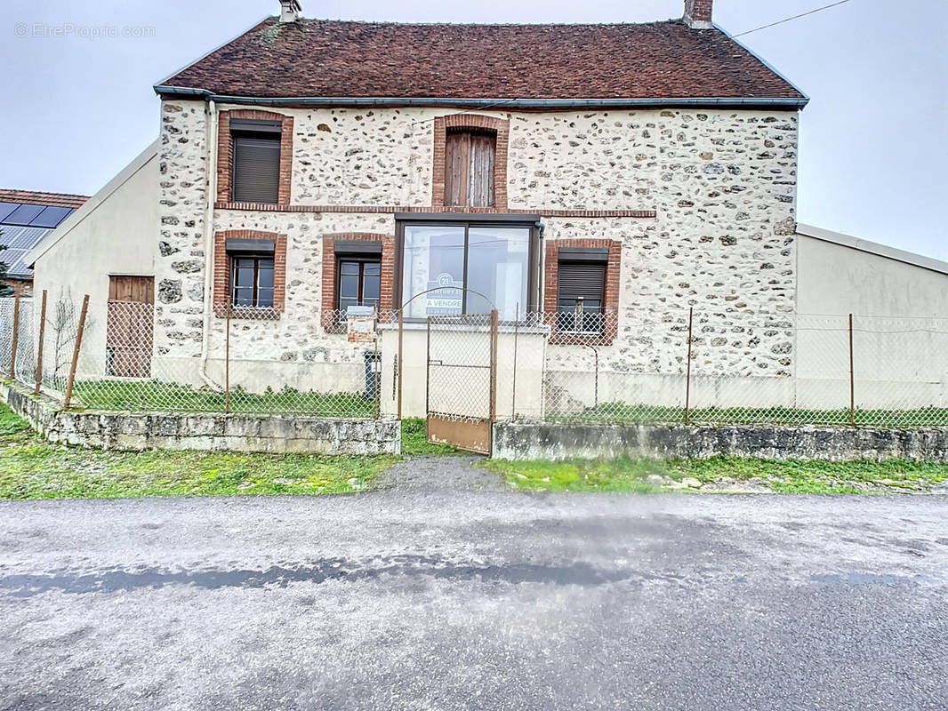 Maison à MONTMIRAIL