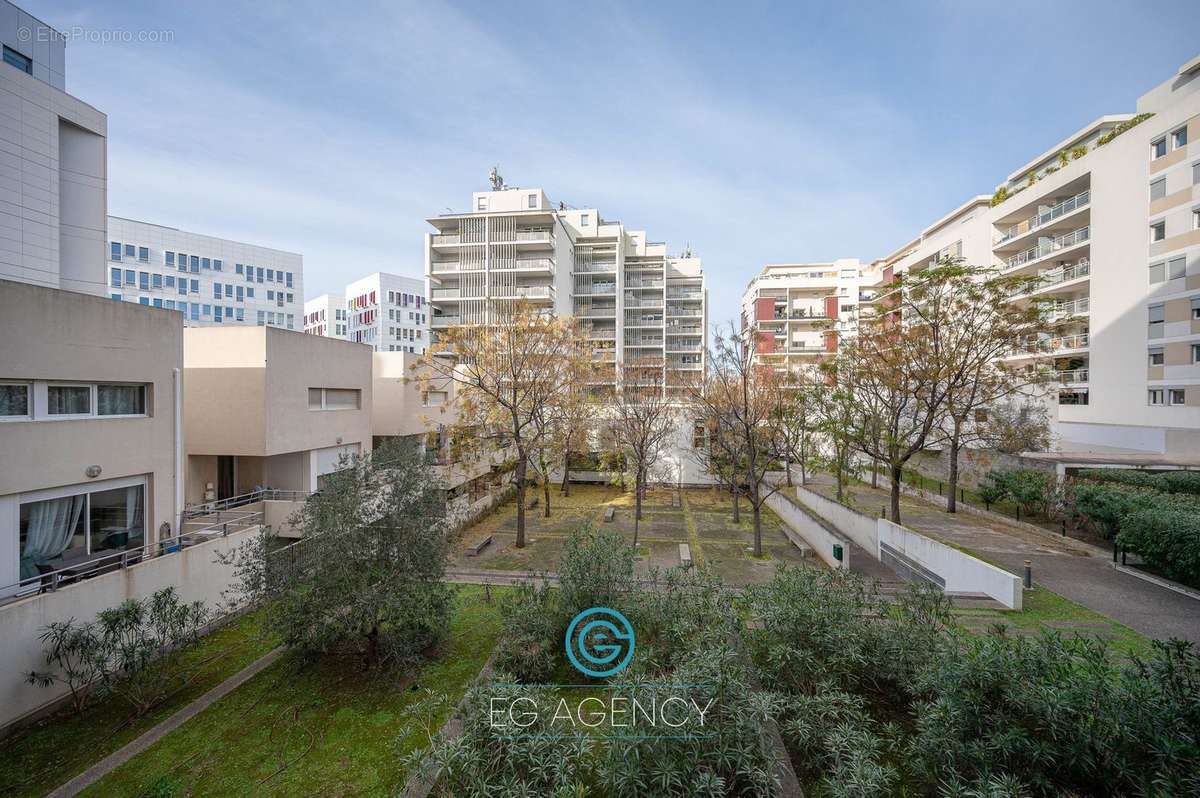 Appartement à MARSEILLE-2E