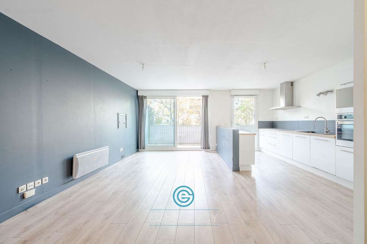 Appartement à MARSEILLE-2E