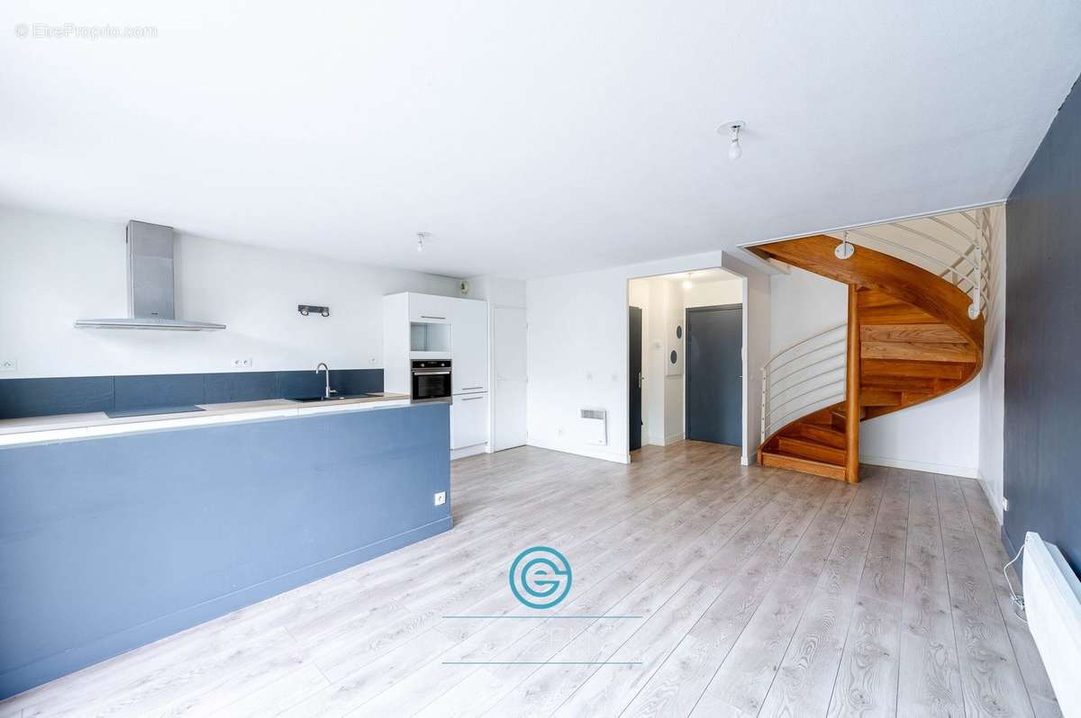 Appartement à MARSEILLE-2E