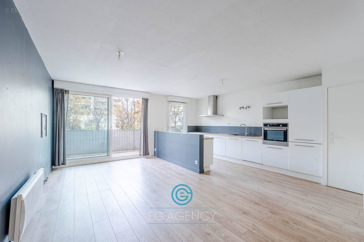 Appartement à MARSEILLE-2E