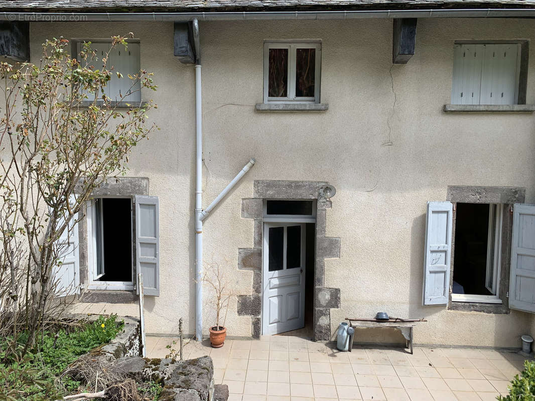 Appartement à SAINT-CERNIN