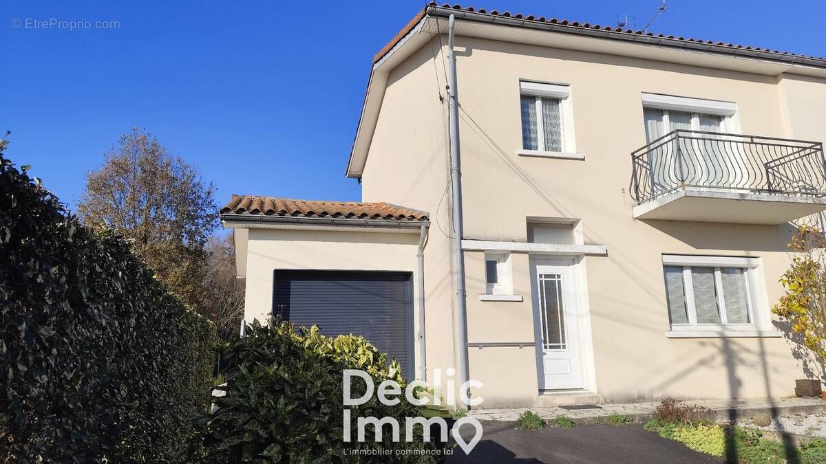 Maison à SAINT-YRIEIX-SUR-CHARENTE