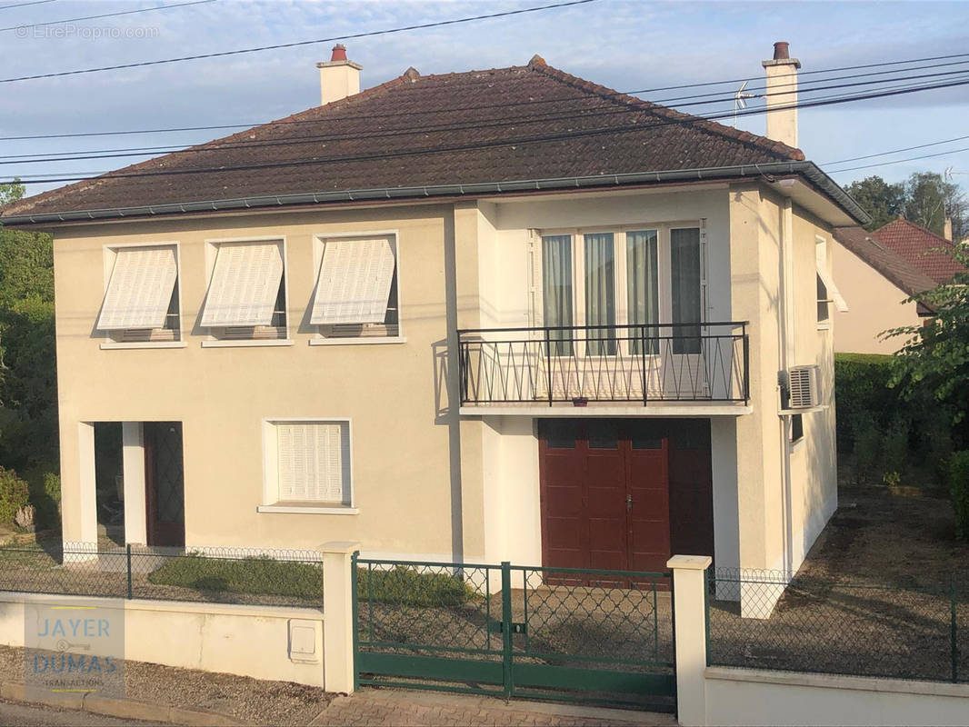 Maison à SEVREY