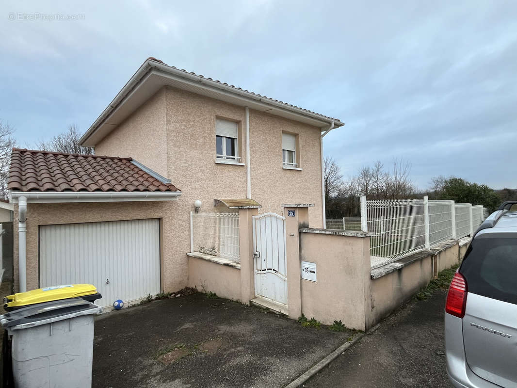 Maison à CHARVIEU-CHAVAGNEUX