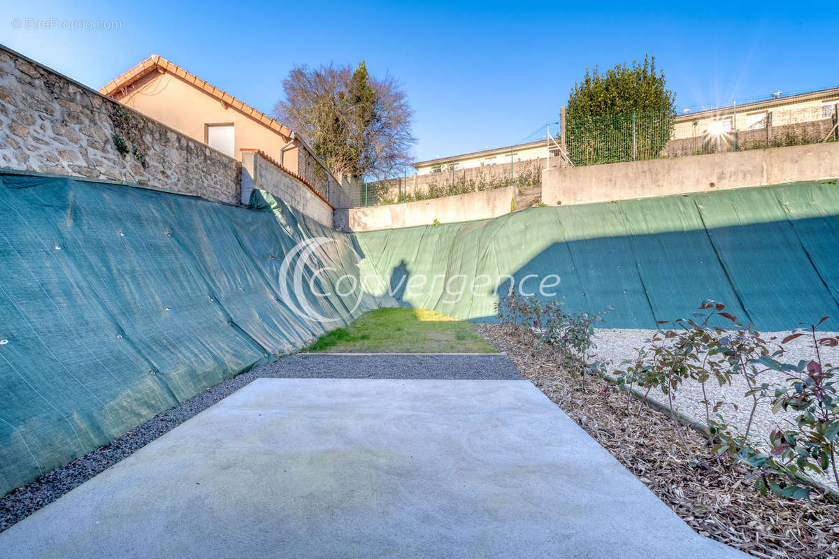 Appartement à SAINT-JUNIEN