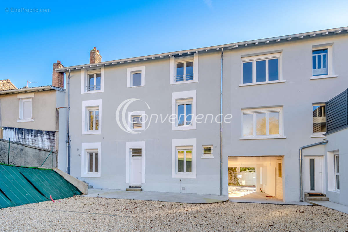 Appartement à SAINT-JUNIEN