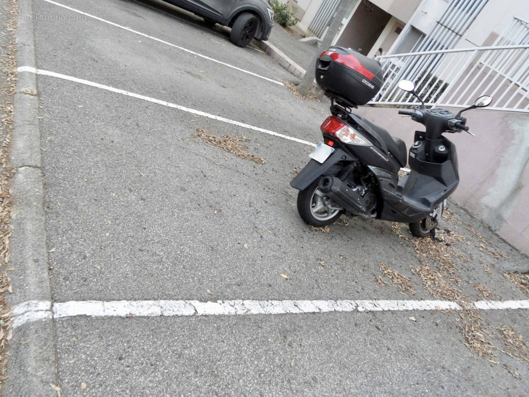 Parking à MARSEILLE-11E