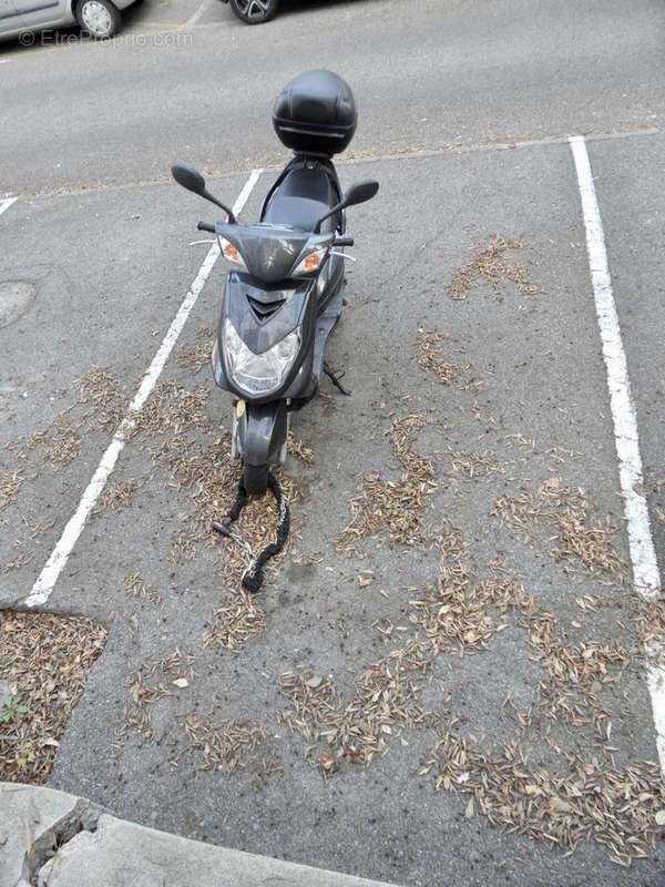 Parking à MARSEILLE-11E