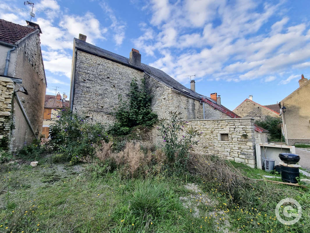 Maison à PRECY-LE-SEC