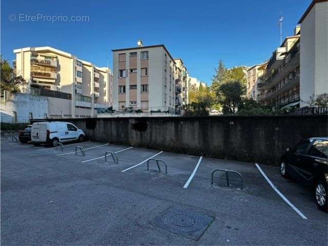 Parking à LE CANNET