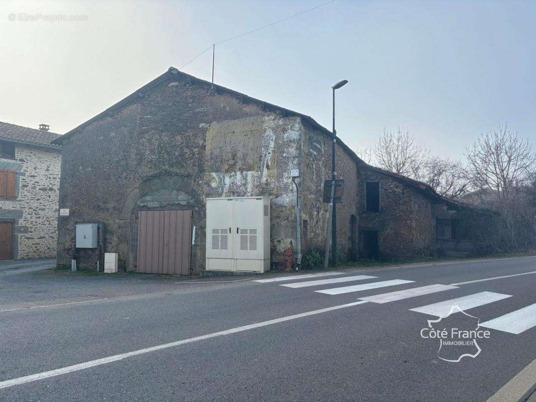 Maison à SAINT-SANTIN