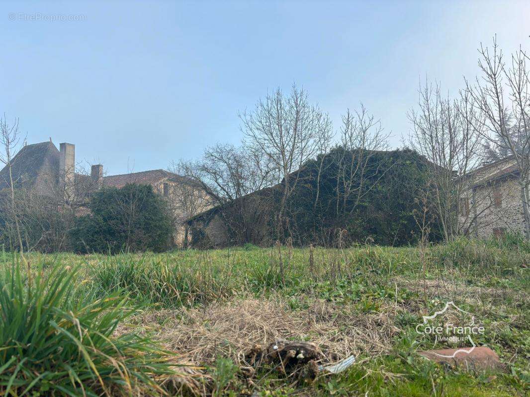 Maison à SAINT-SANTIN-DE-MAURS