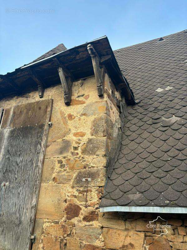 Maison à SAINT-SANTIN-DE-MAURS