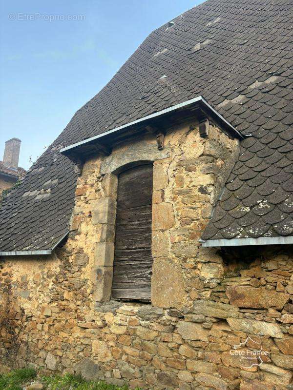 Maison à SAINT-SANTIN-DE-MAURS