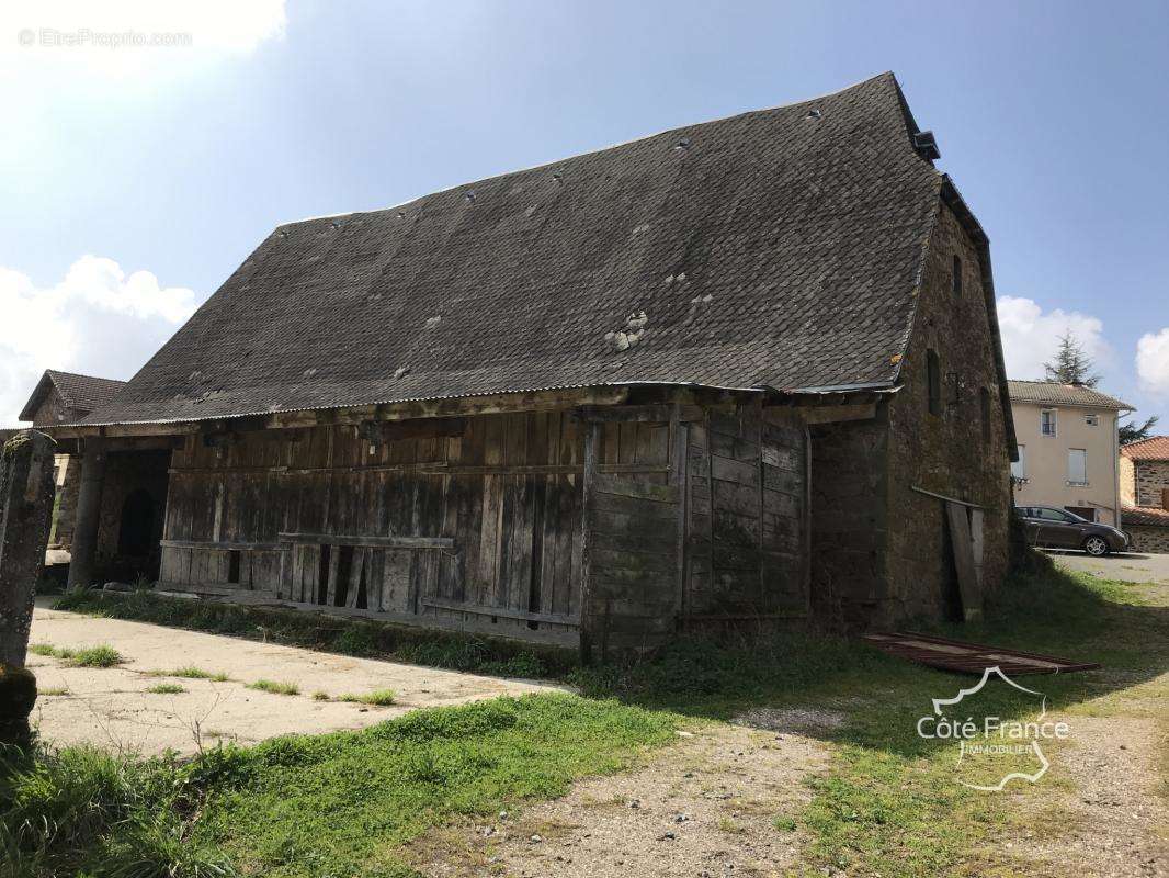 Maison à SAINT-SANTIN-DE-MAURS