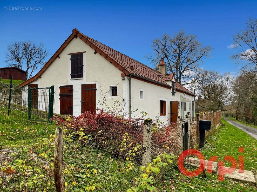 Maison à MORNAY-SUR-ALLIER